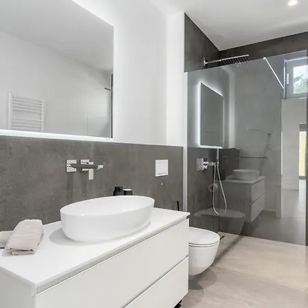 Beachfront Luminara Villa Trogir