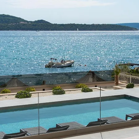 Beachfront Luminara * Trogir